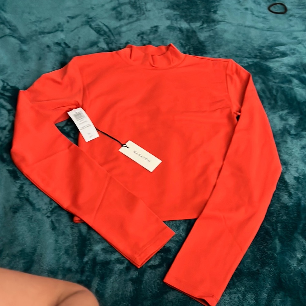 Aritzia Babaton contour top